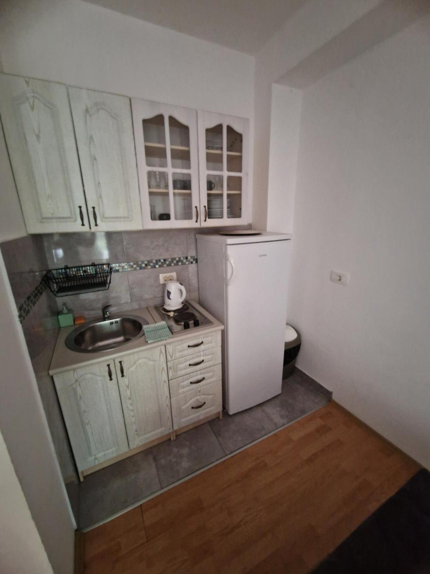 בודווה Guest House Damjana מראה חיצוני תמונה