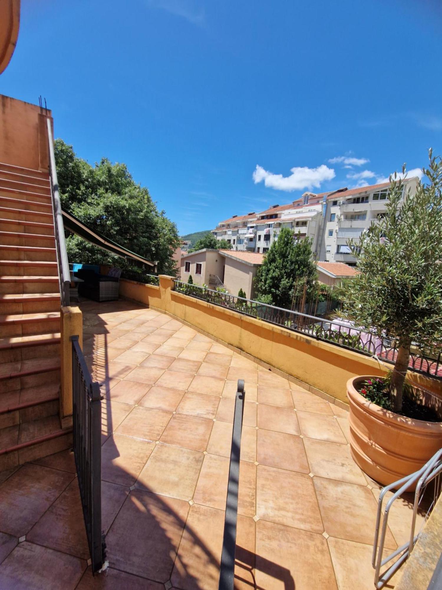 בודווה Guest House Damjana מראה חיצוני תמונה