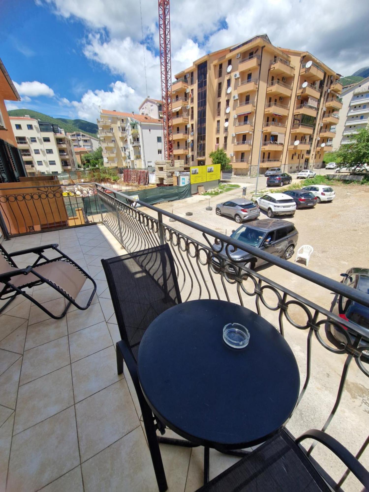 בודווה Guest House Damjana מראה חיצוני תמונה