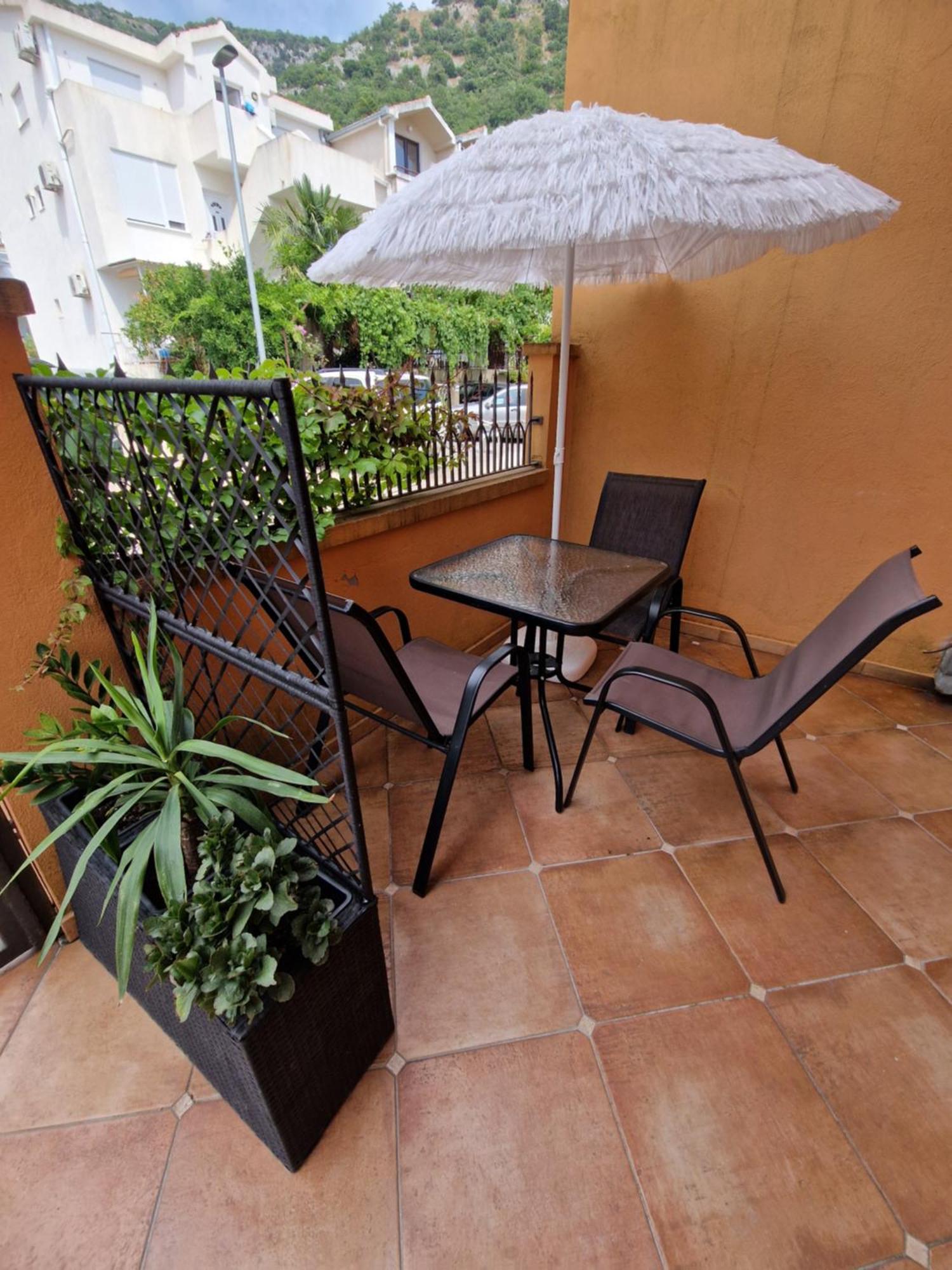 בודווה Guest House Damjana מראה חיצוני תמונה