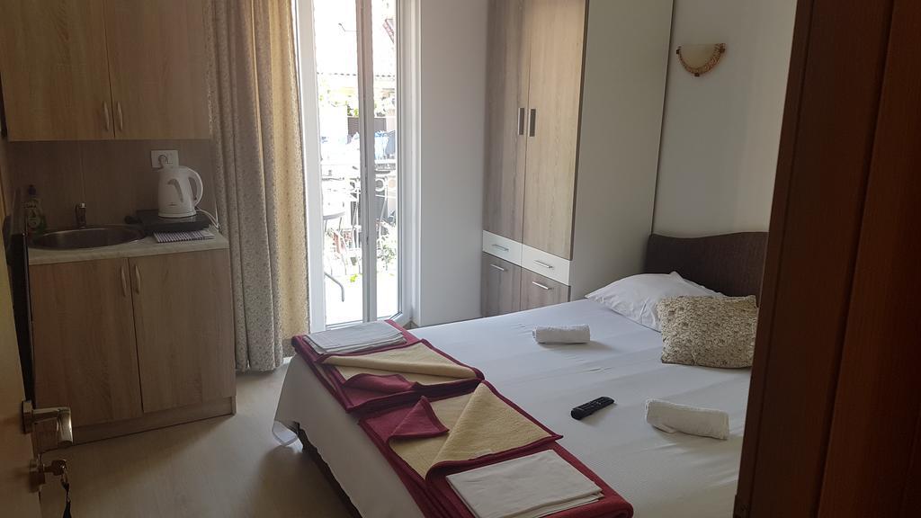 בודווה Guest House Damjana מראה חיצוני תמונה