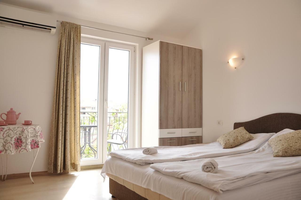 בודווה Guest House Damjana מראה חיצוני תמונה