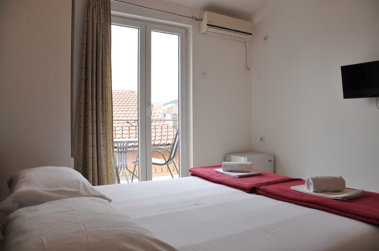 בודווה Guest House Damjana מראה חיצוני תמונה