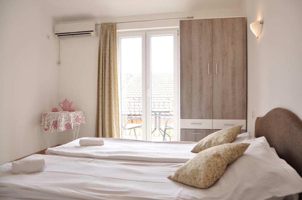 בודווה Guest House Damjana מראה חיצוני תמונה