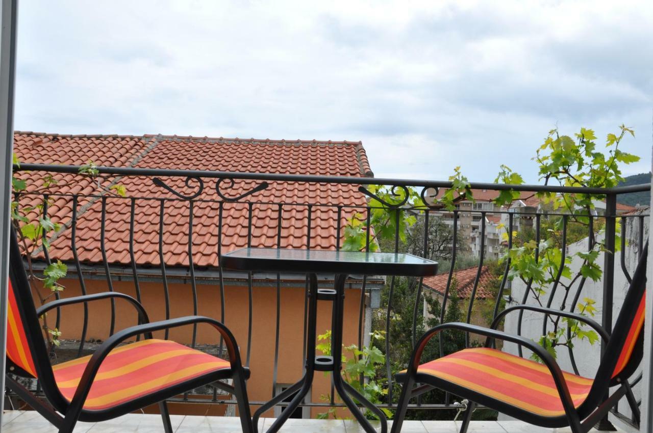 בודווה Guest House Damjana מראה חיצוני תמונה